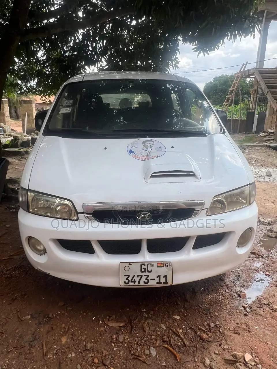 Hyundai Starex 2011 White