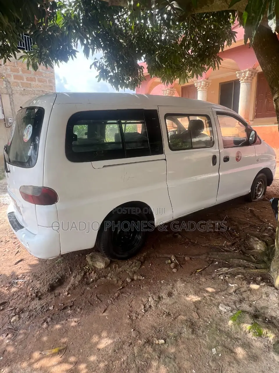 Hyundai Starex 2011 White