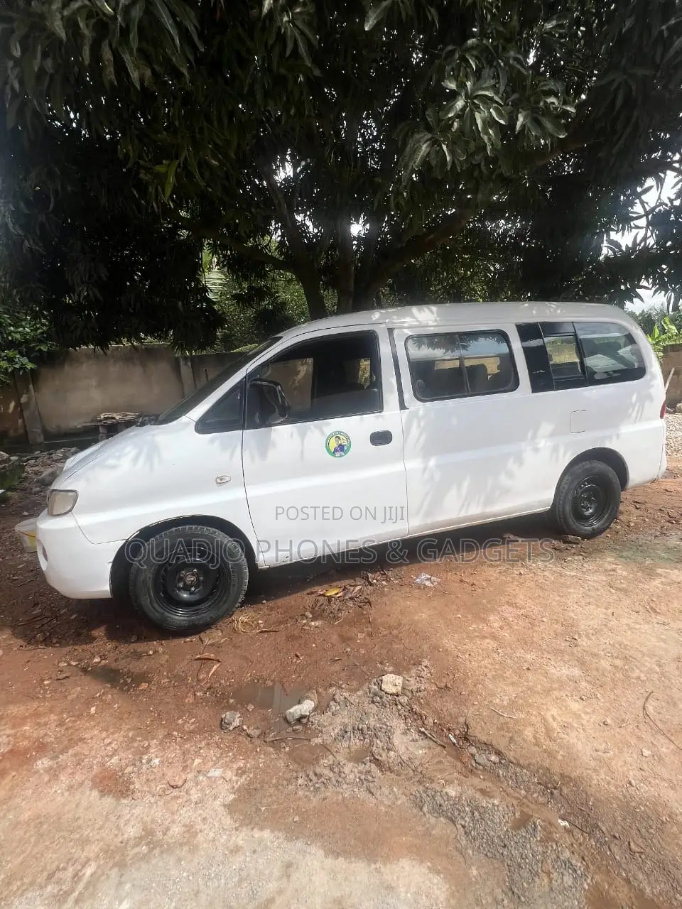 Hyundai Starex 2011 White