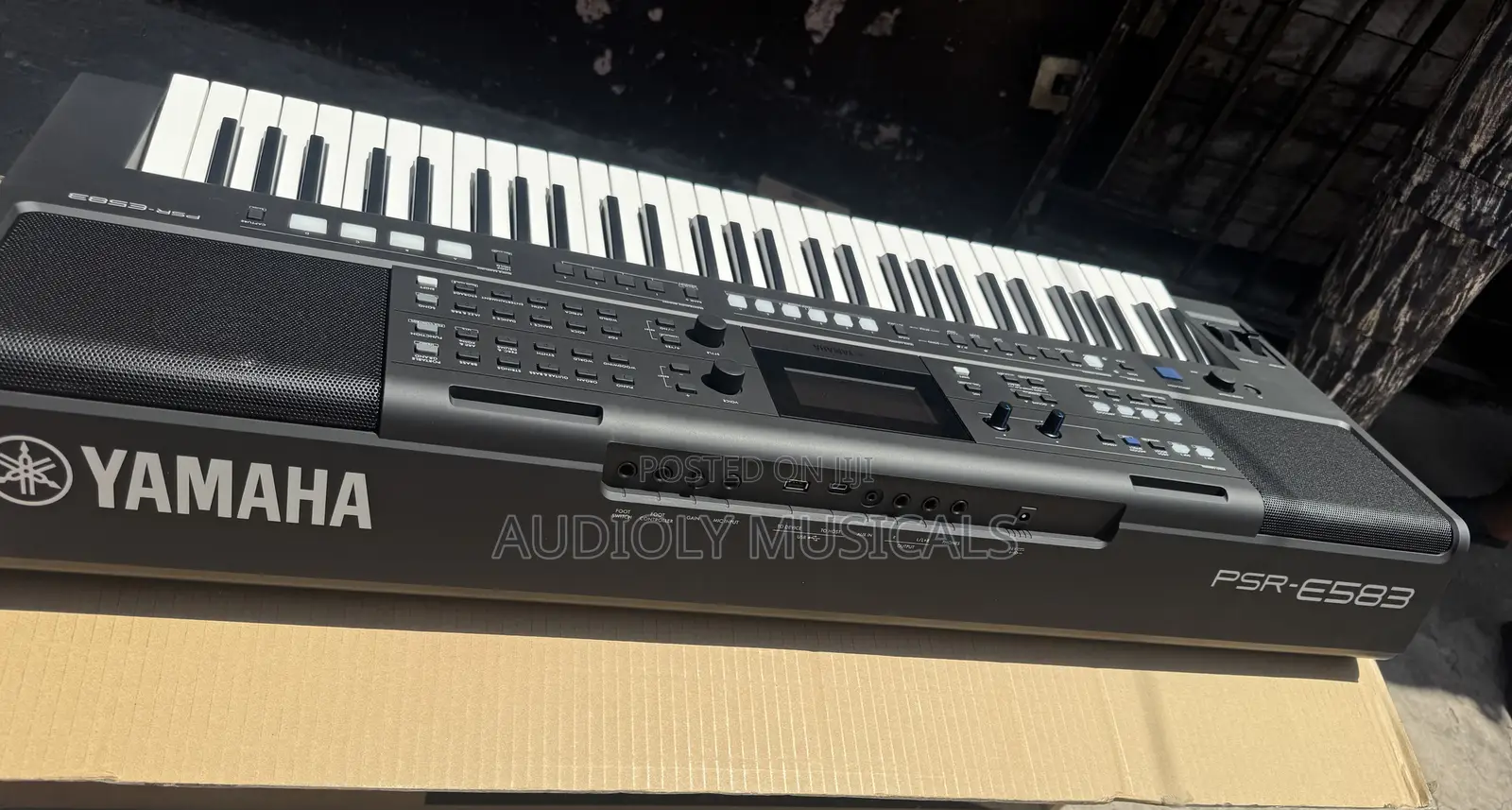 Yamaha PSR E” 583 New Edition Keyboard