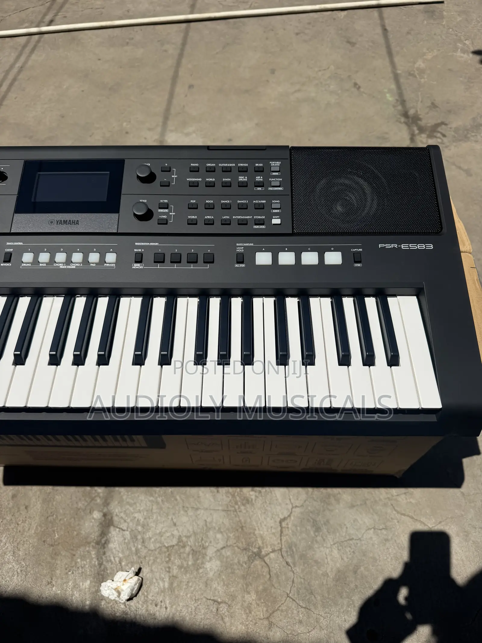 Yamaha PSR E” 583 New Edition Keyboard