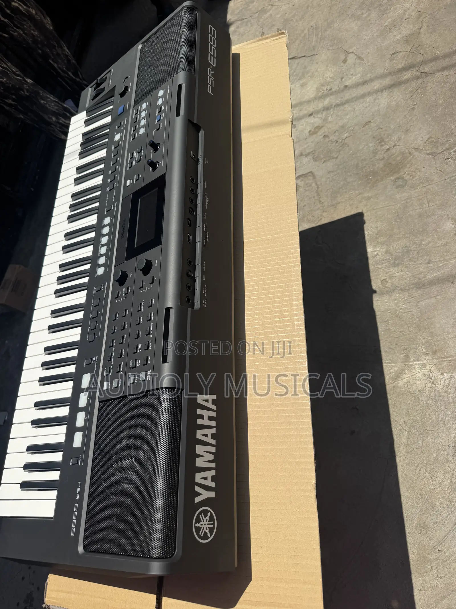 Yamaha PSR E” 583 New Edition Keyboard