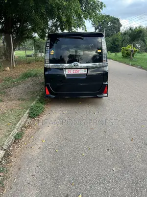 Toyota Voxy 2016 Black