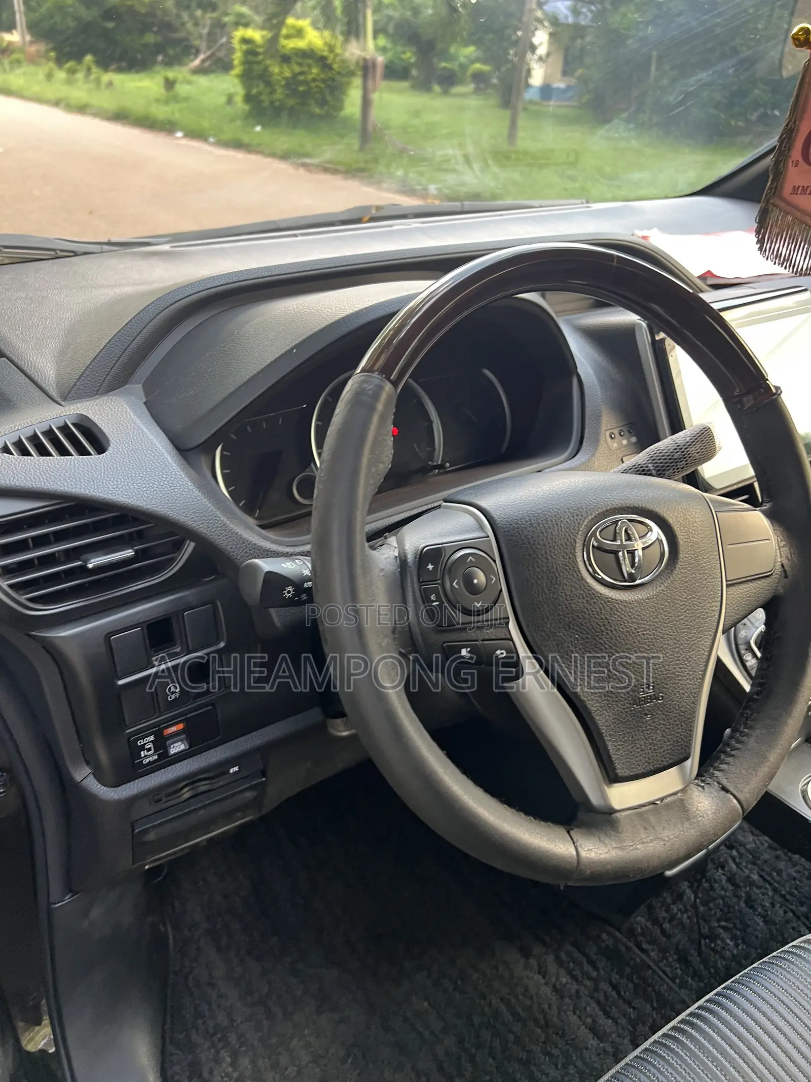 Toyota Voxy 2016 Black