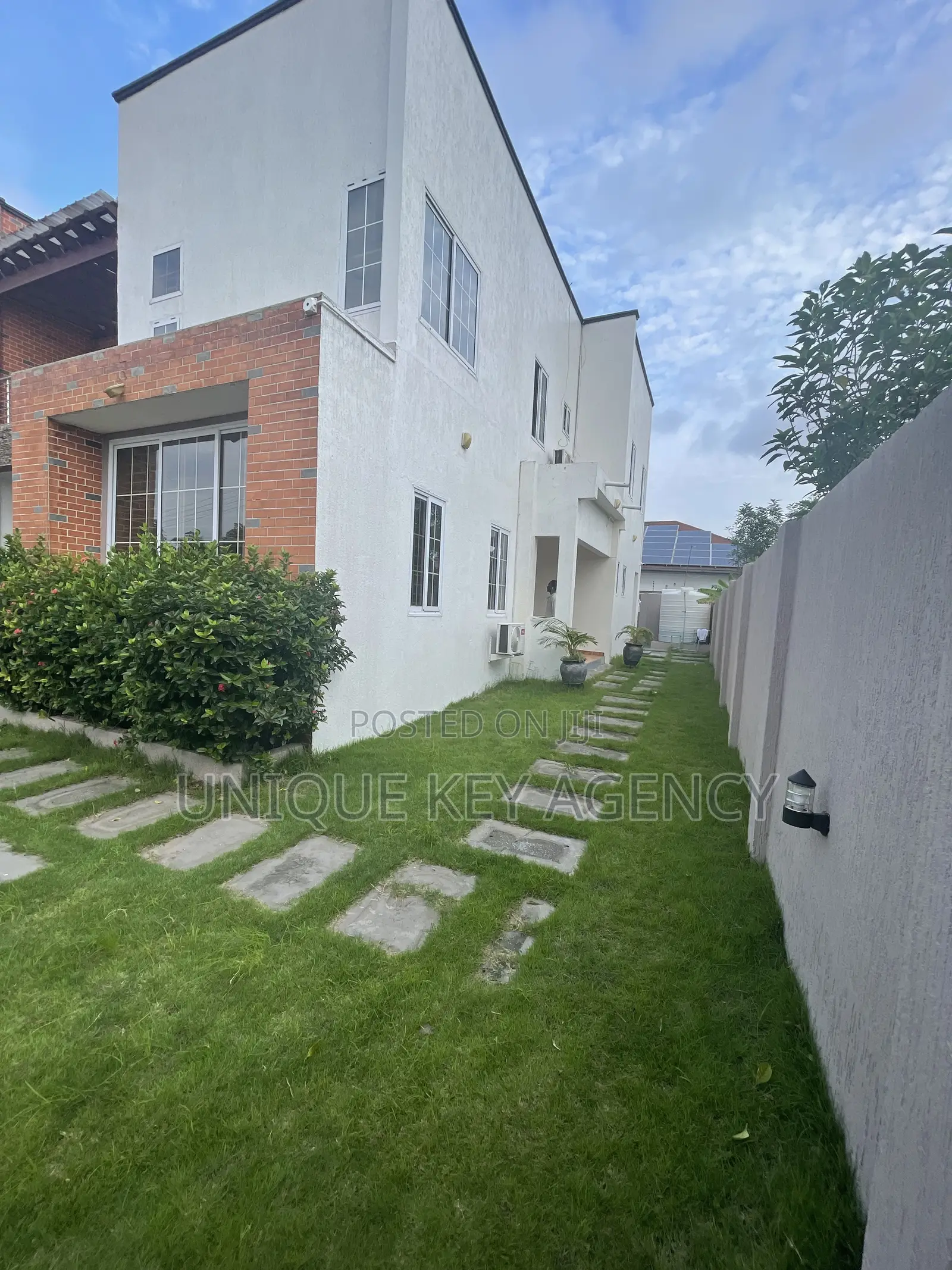 3bdrm House in Unique Key Agency, East Legon for rent