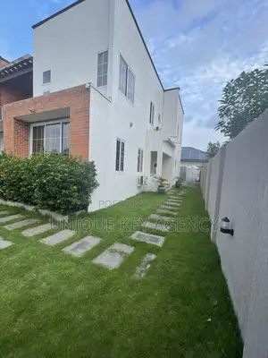 3bdrm House in Unique Key Agency, East Legon for rent