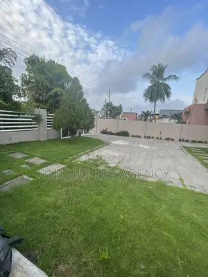 3bdrm House in Unique Key Agency, East Legon for rent