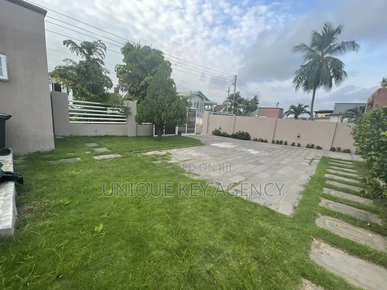 3bdrm House in Unique Key Agency, East Legon for rent