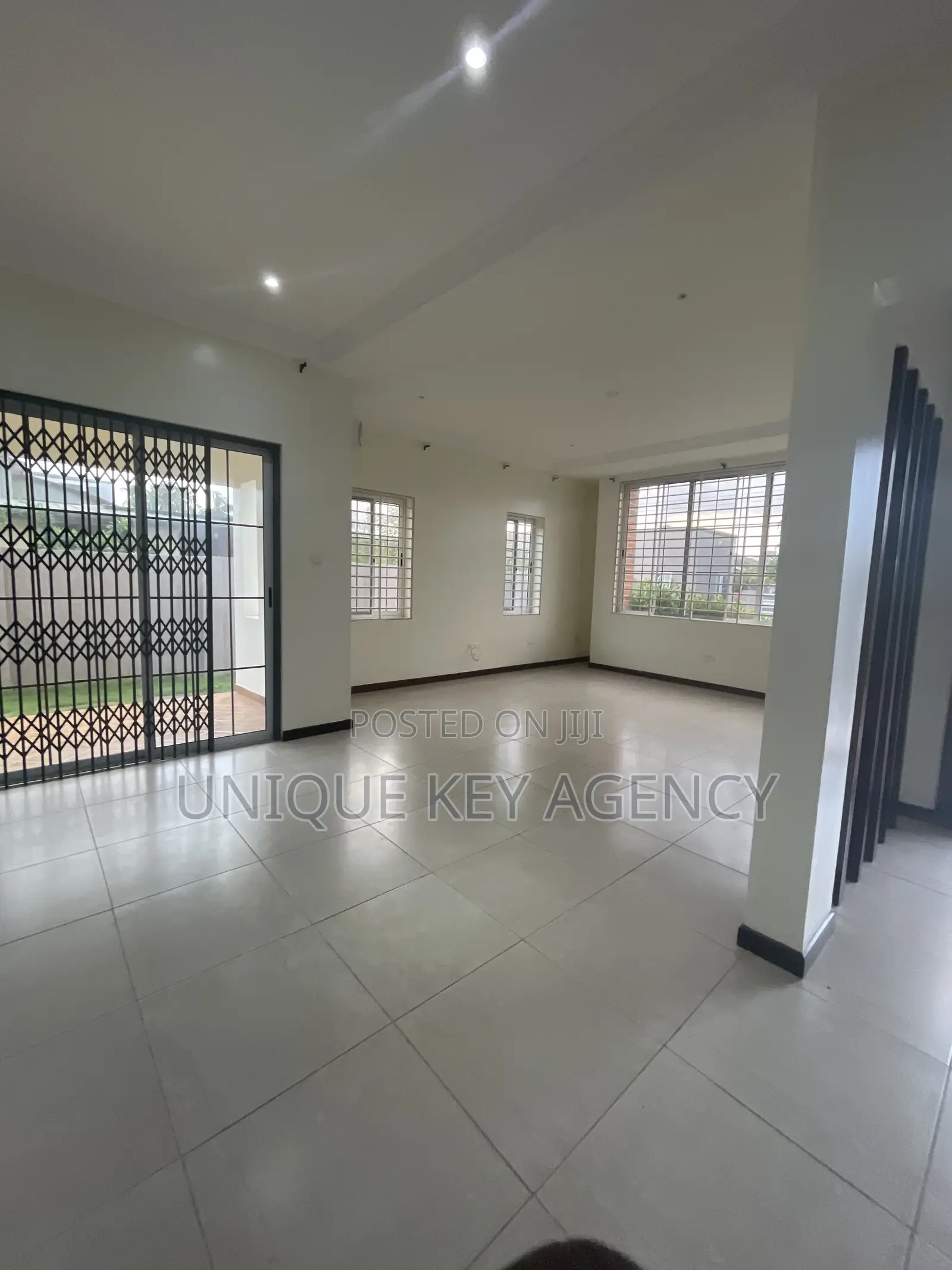 3bdrm House in Unique Key Agency, East Legon for rent