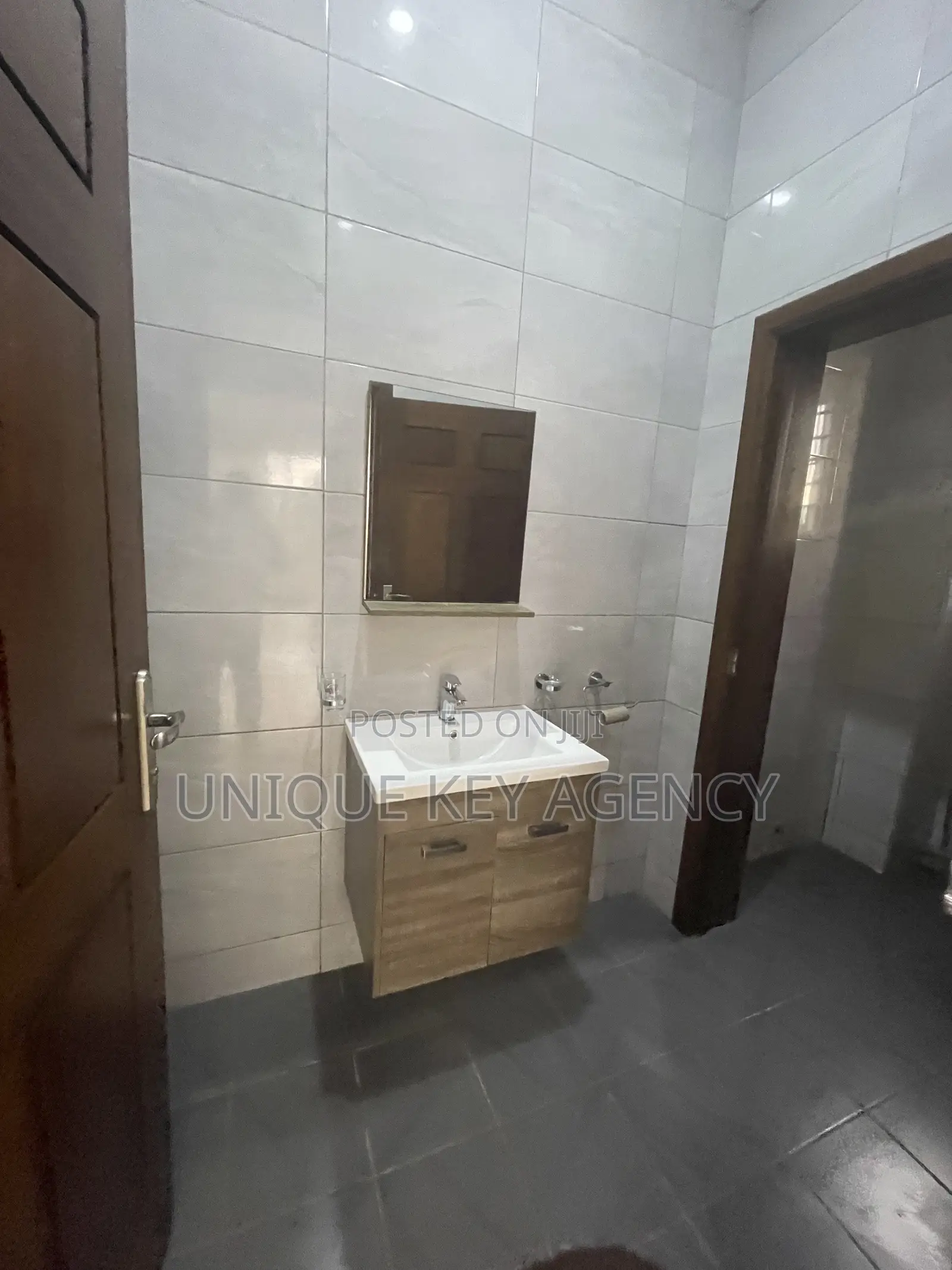 3bdrm House in Unique Key Agency, East Legon for rent