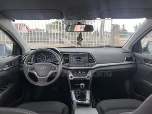 Hyundai Elantra SE 2018 Silver