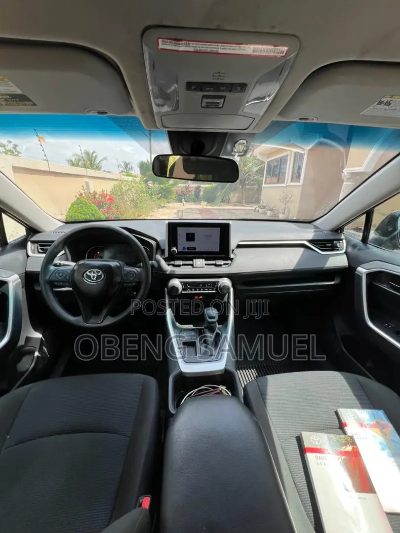 Toyota RAV4 XLE AWD 2023 Black
