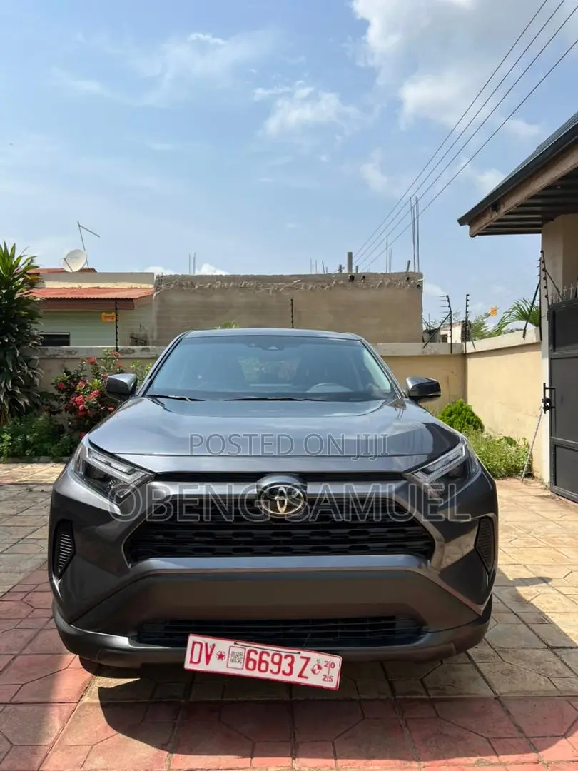 Toyota RAV4 XLE AWD 2023 Black