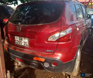 Nissan Qashqai 2015 Red