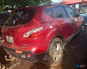 Nissan Qashqai 2015 Red