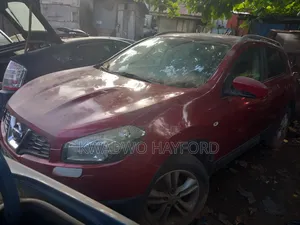 Nissan Qashqai 2015 Red