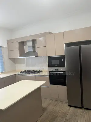 Furnished 4bdrm House in Tesano for rent