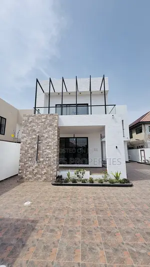 5bdrm Duplex in Tema Metropolitan for sale