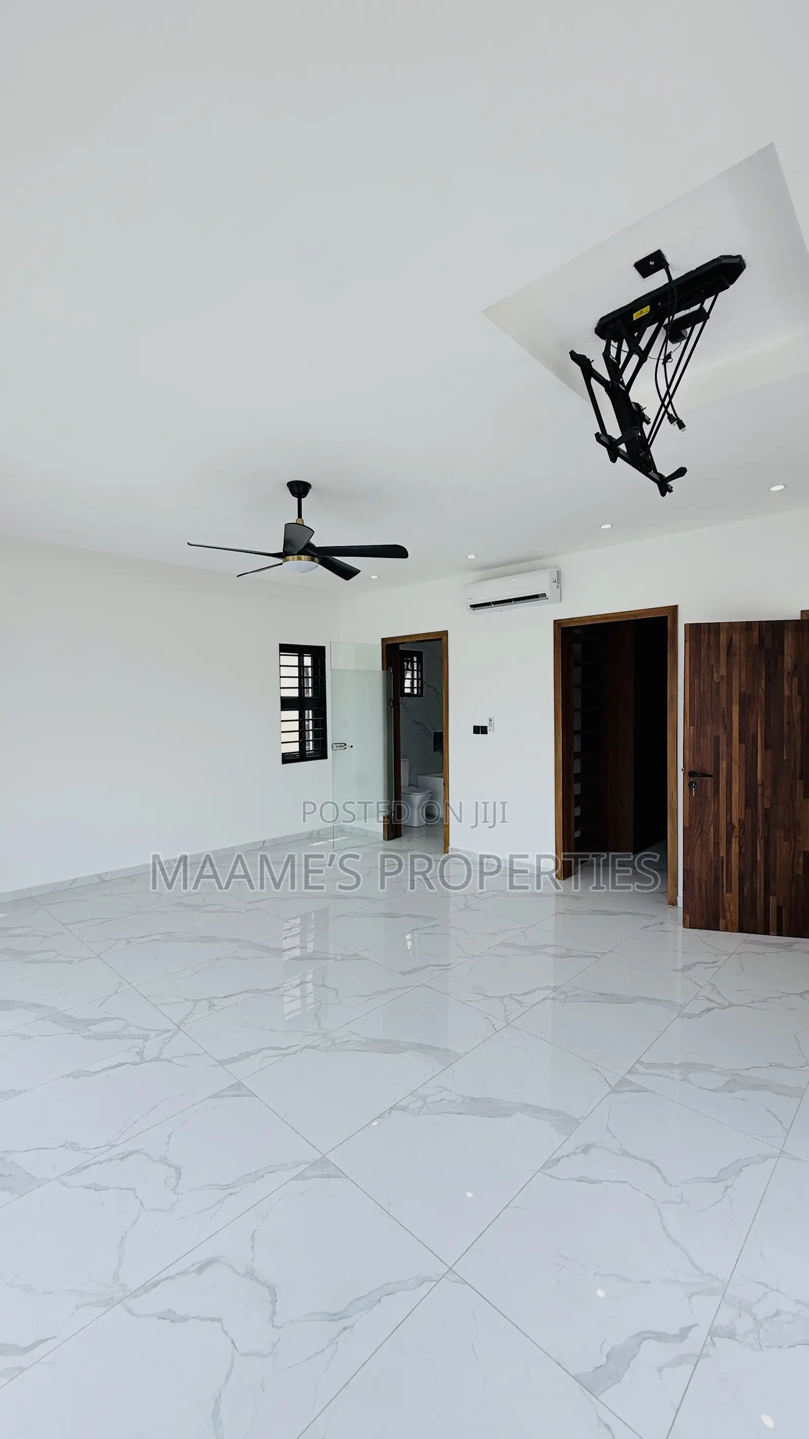 5bdrm Duplex in Tema Metropolitan for sale