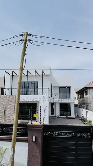 5bdrm Duplex in Tema Metropolitan for sale