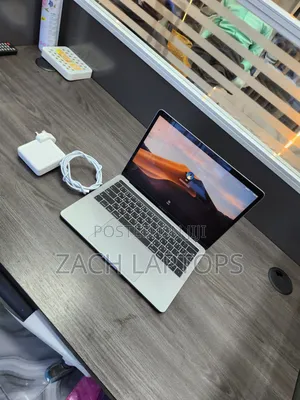 Laptop Apple MacBook Pro 2020 8GB Intel Core i5 SSD 512GB