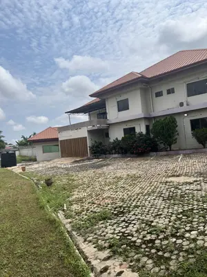 19bdrm House in Abelemkpe for rent
