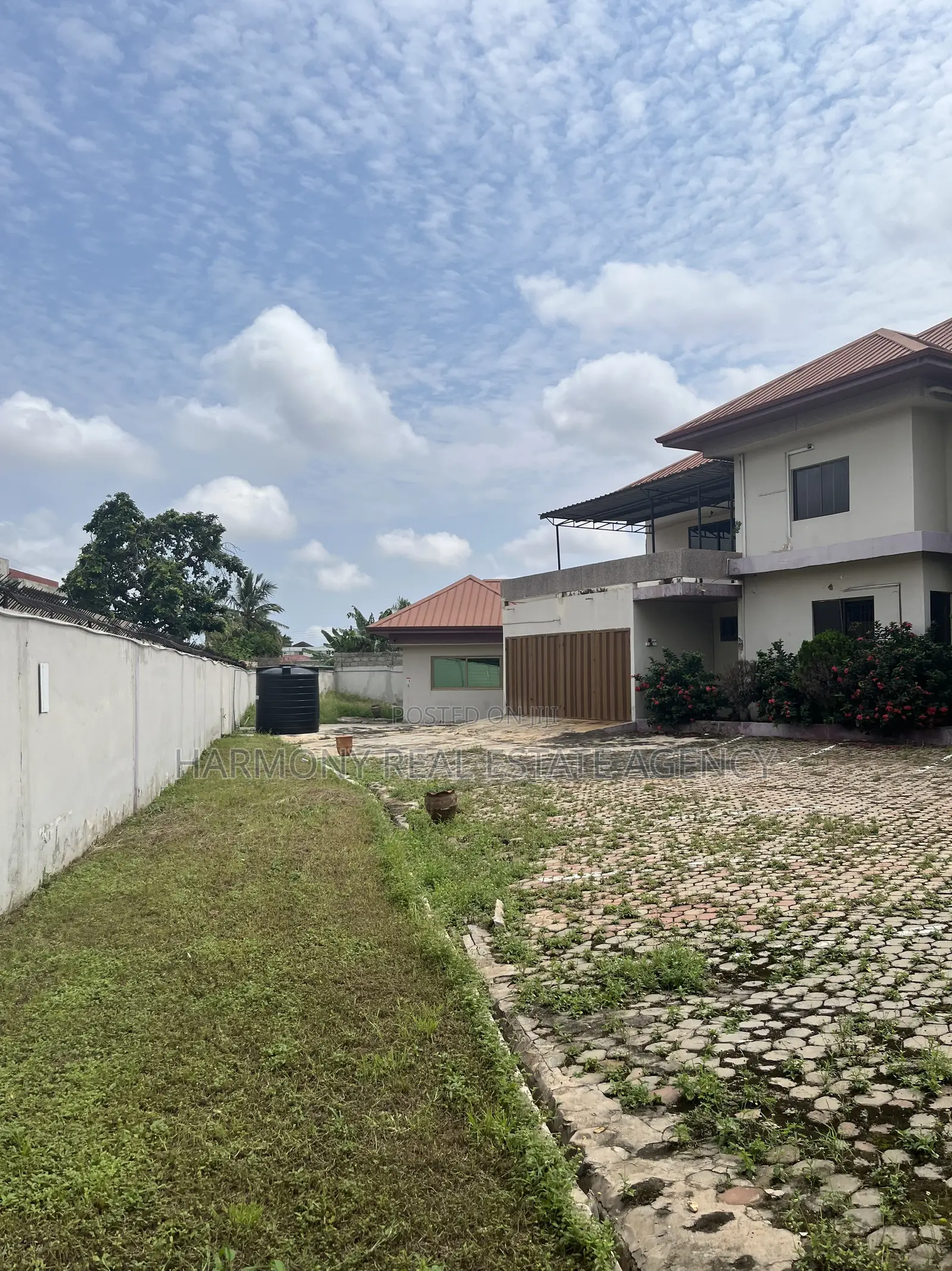19bdrm House in Abelemkpe for rent