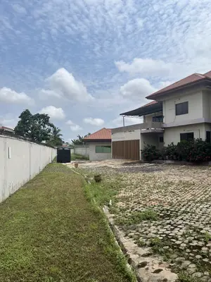 19bdrm House in Abelemkpe for rent