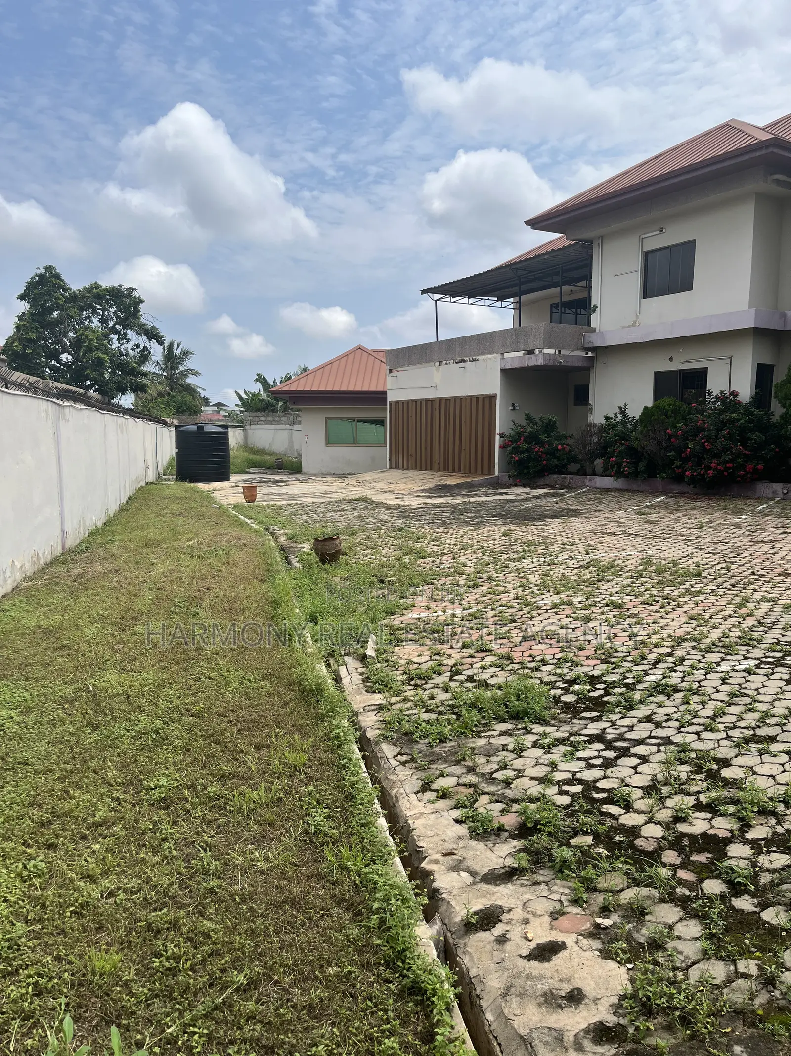 19bdrm House in Abelemkpe for rent