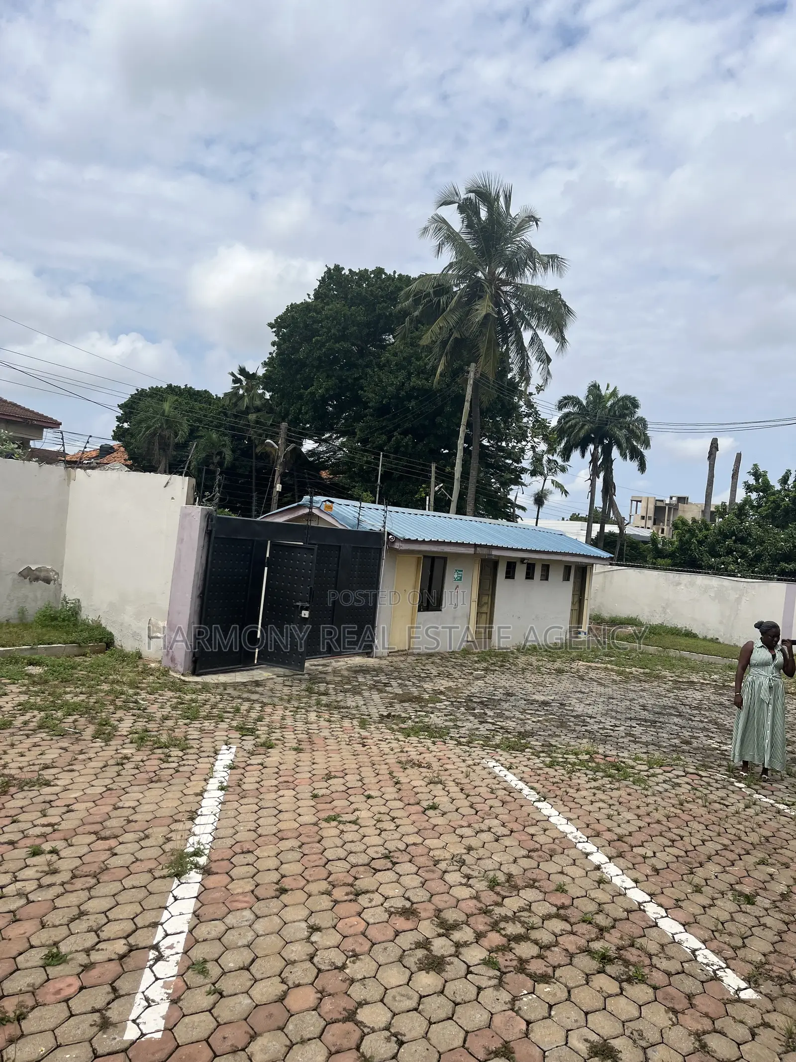 19bdrm House in Abelemkpe for rent