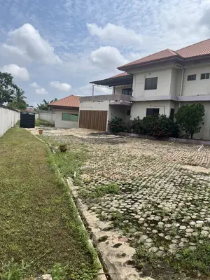 19bdrm House in Abelemkpe for rent