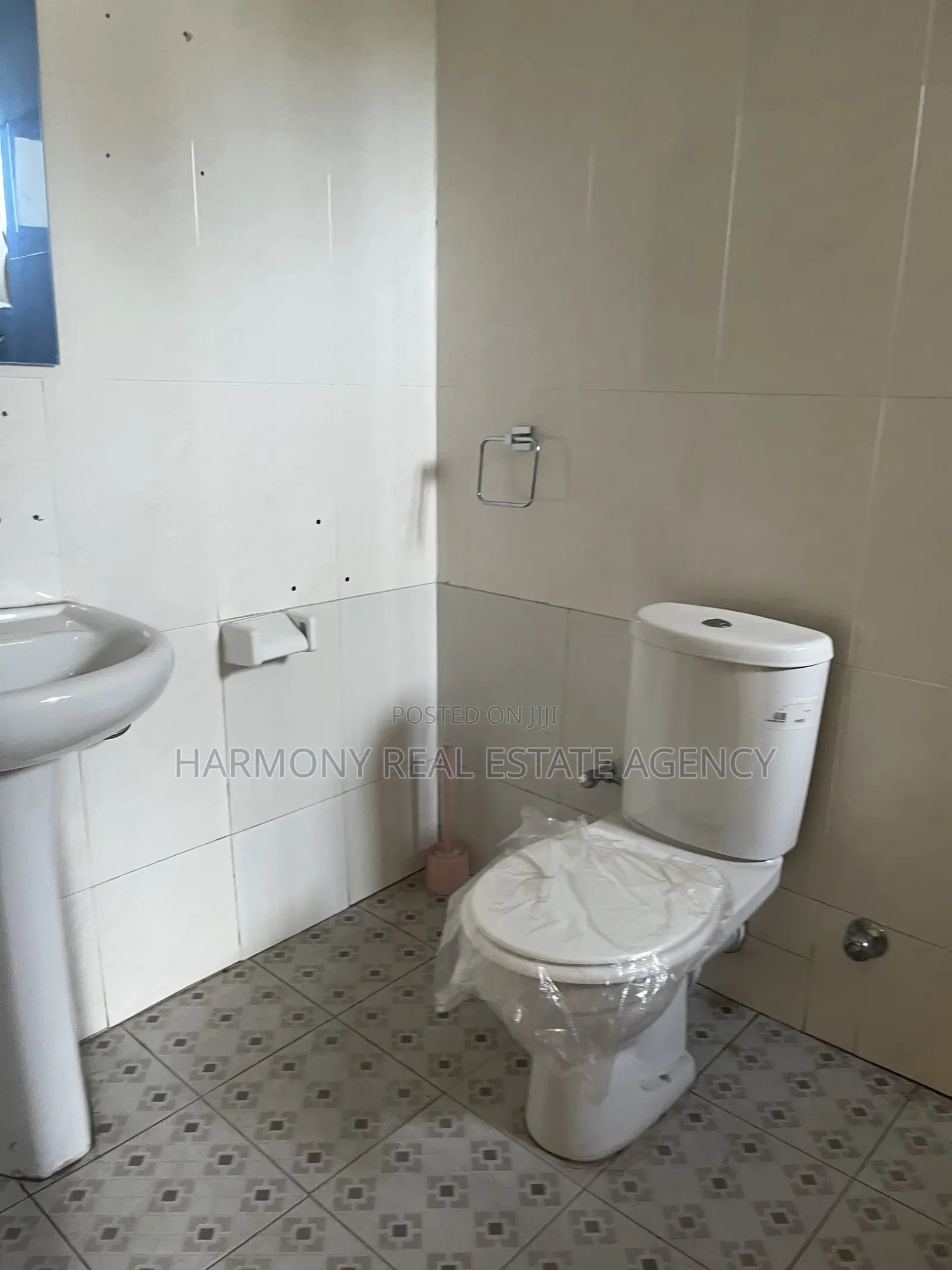 19bdrm House in Abelemkpe for rent
