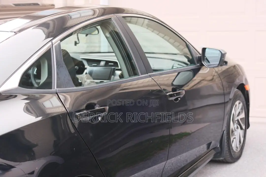 Honda Civic EX 4dr Hatchback (1.5L 4cyl) 2017 Black