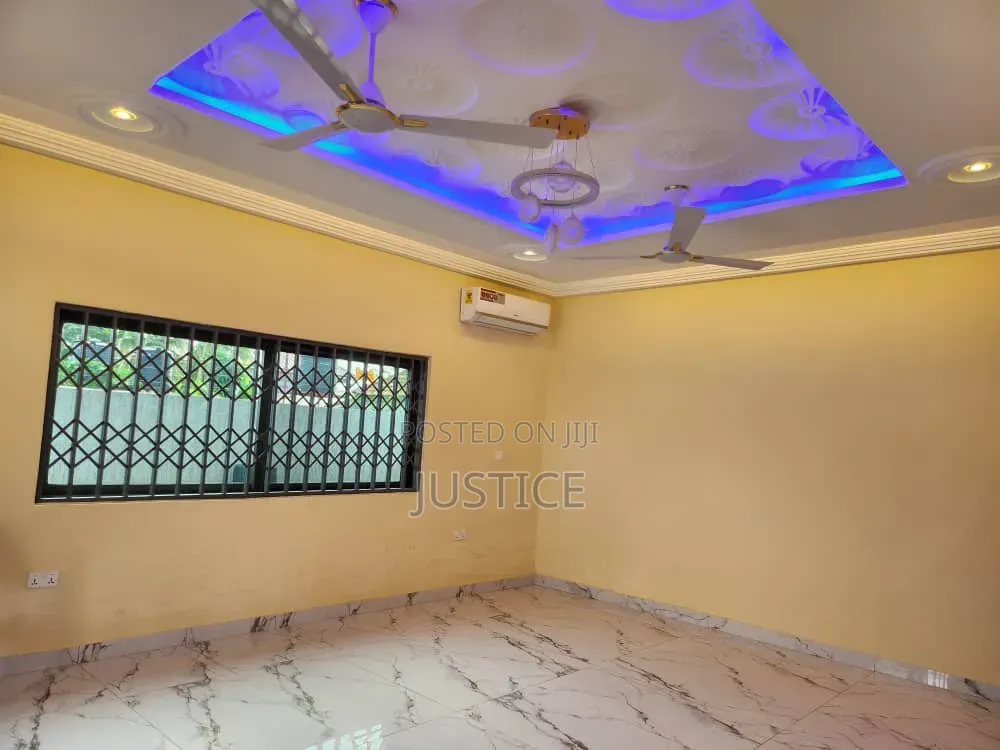 4bdrm House in Spintex, Baatsona Total for rent
