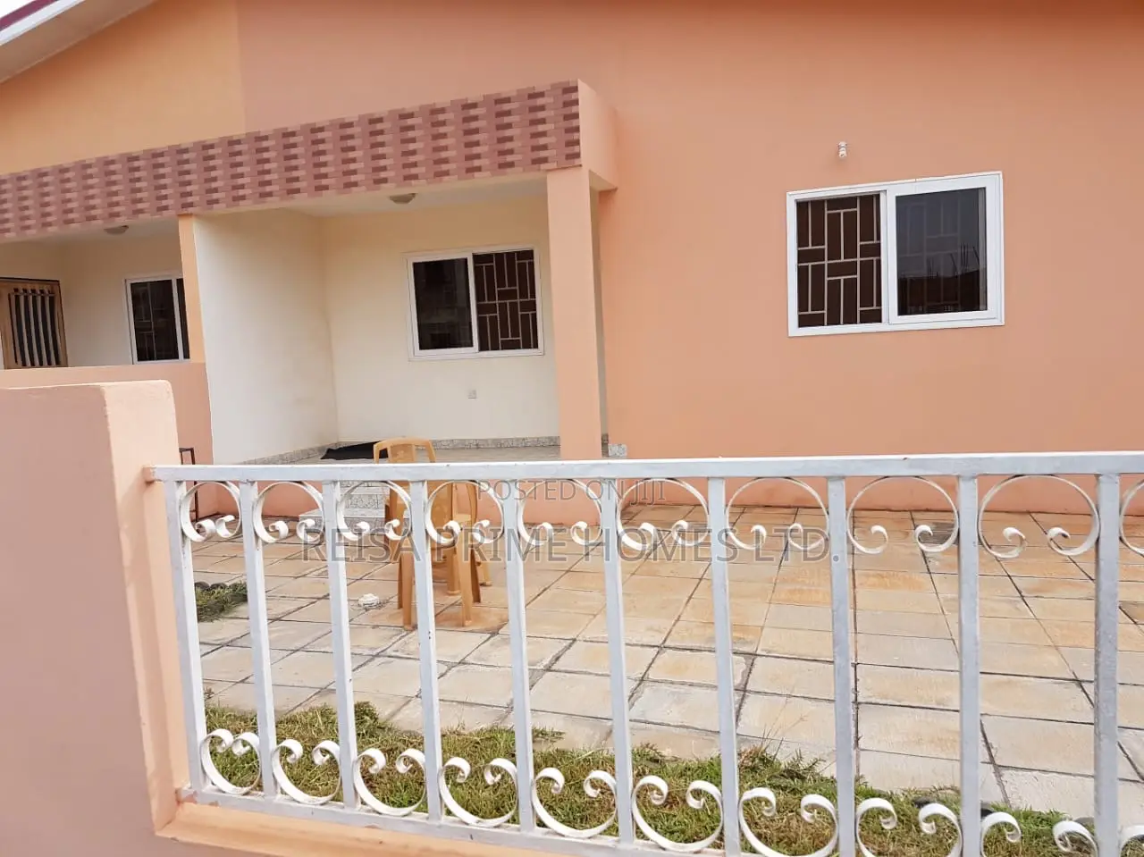 2 Bedroom Semi Detached Extendable to 3 in Devtraco Estate