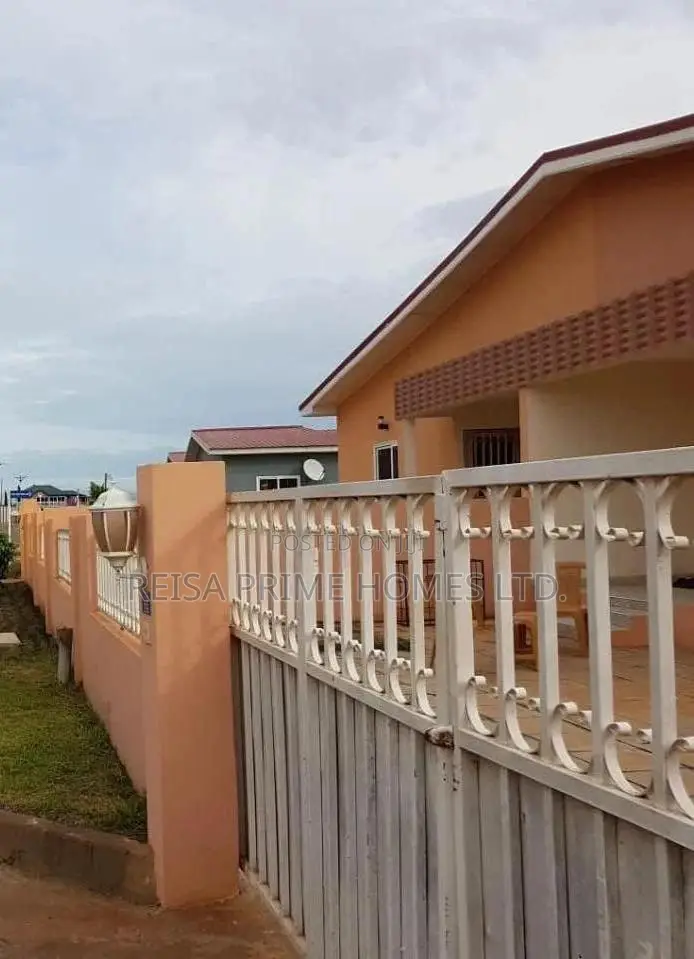 2 Bedroom Semi Detached Extendable to 3 in Devtraco Estate