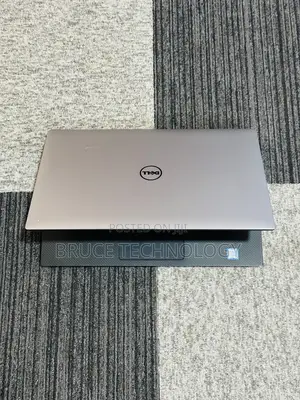 Laptop Dell Precision 15 5520 16GB Intel Xeon SSD 512GB