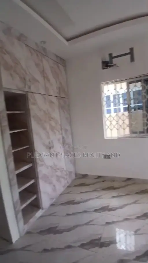 3bdrm House in Pleasantplaces And, Amasaman for rent