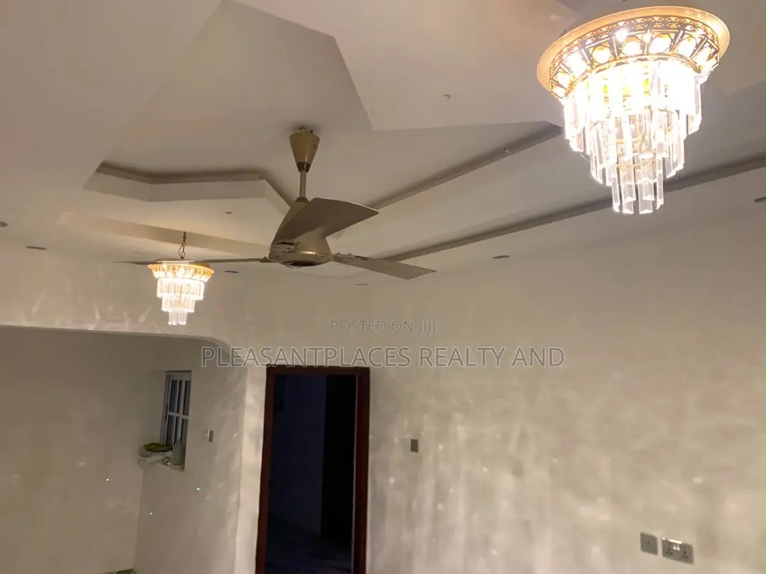 3bdrm House in Pleasantplaces And, Amasaman for rent