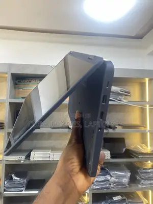 Laptop Lenovo 300e 4GB Intel Core i3 SSD 128GB