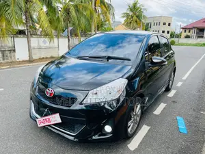 Toyota Vitz 1.3 AWD 5dr 2016 Black