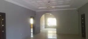 4bdrm House in Westhills Mall for rent