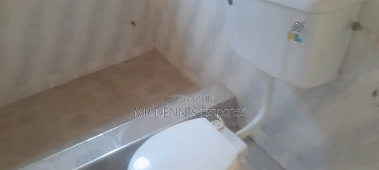 4bdrm House in Westhills Mall for rent
