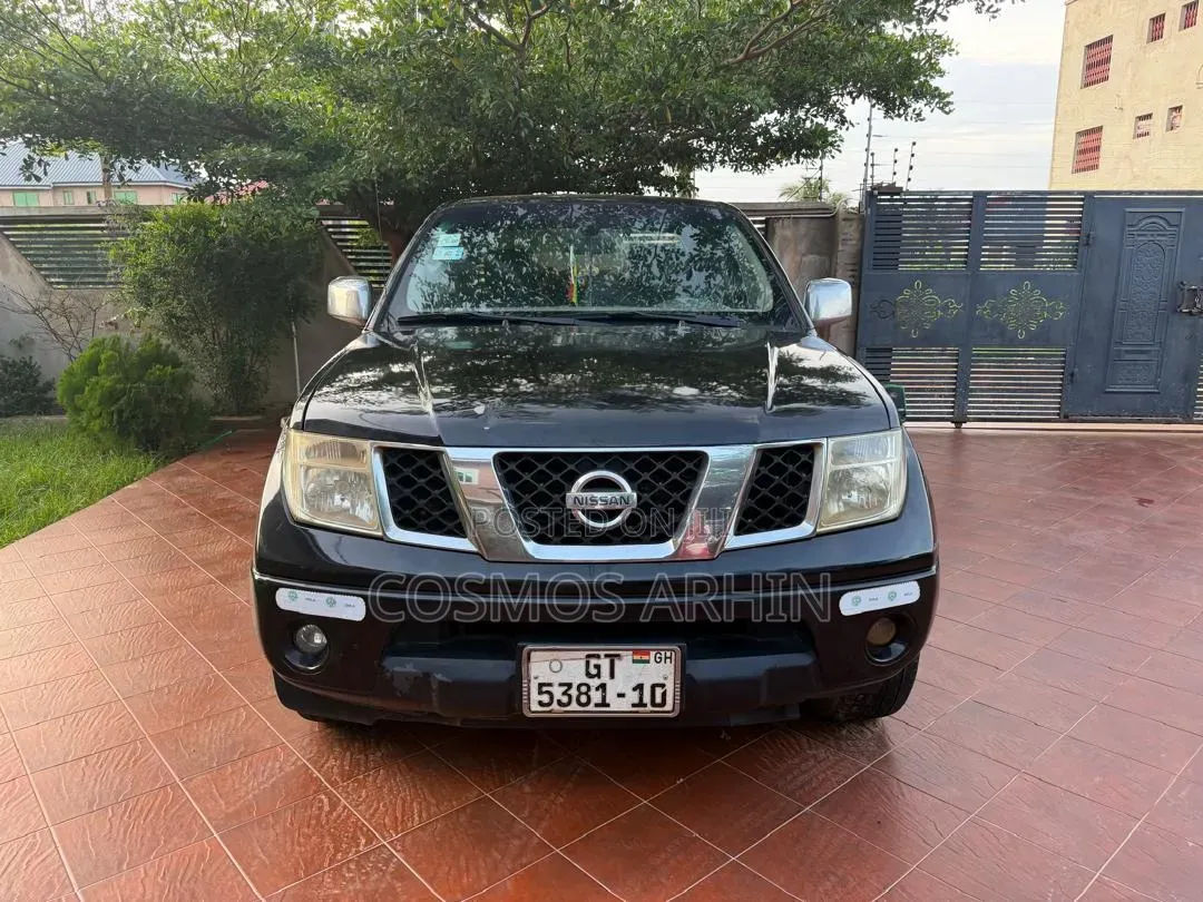Nissan Navara 2010 Black