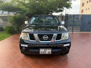 Nissan Navara 2010 Black