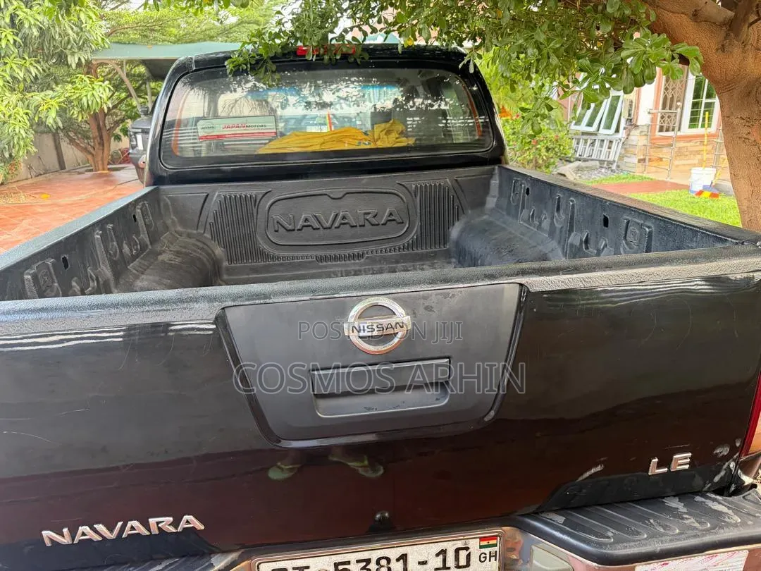 Nissan Navara 2010 Black