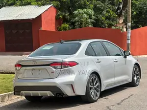 Toyota Corolla SE 2021 Silver