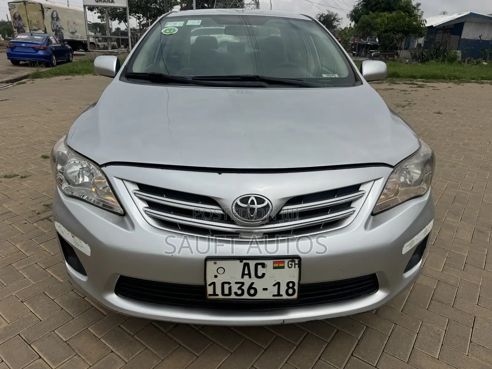 Toyota Corolla LE 4dr Sedan (1.8L 4cyl 4A) 2013 Silver