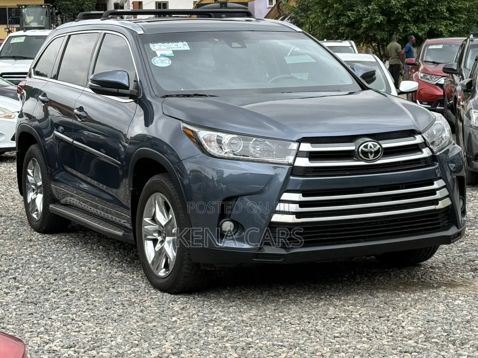 Toyota Highlander XLE 2019 Blue