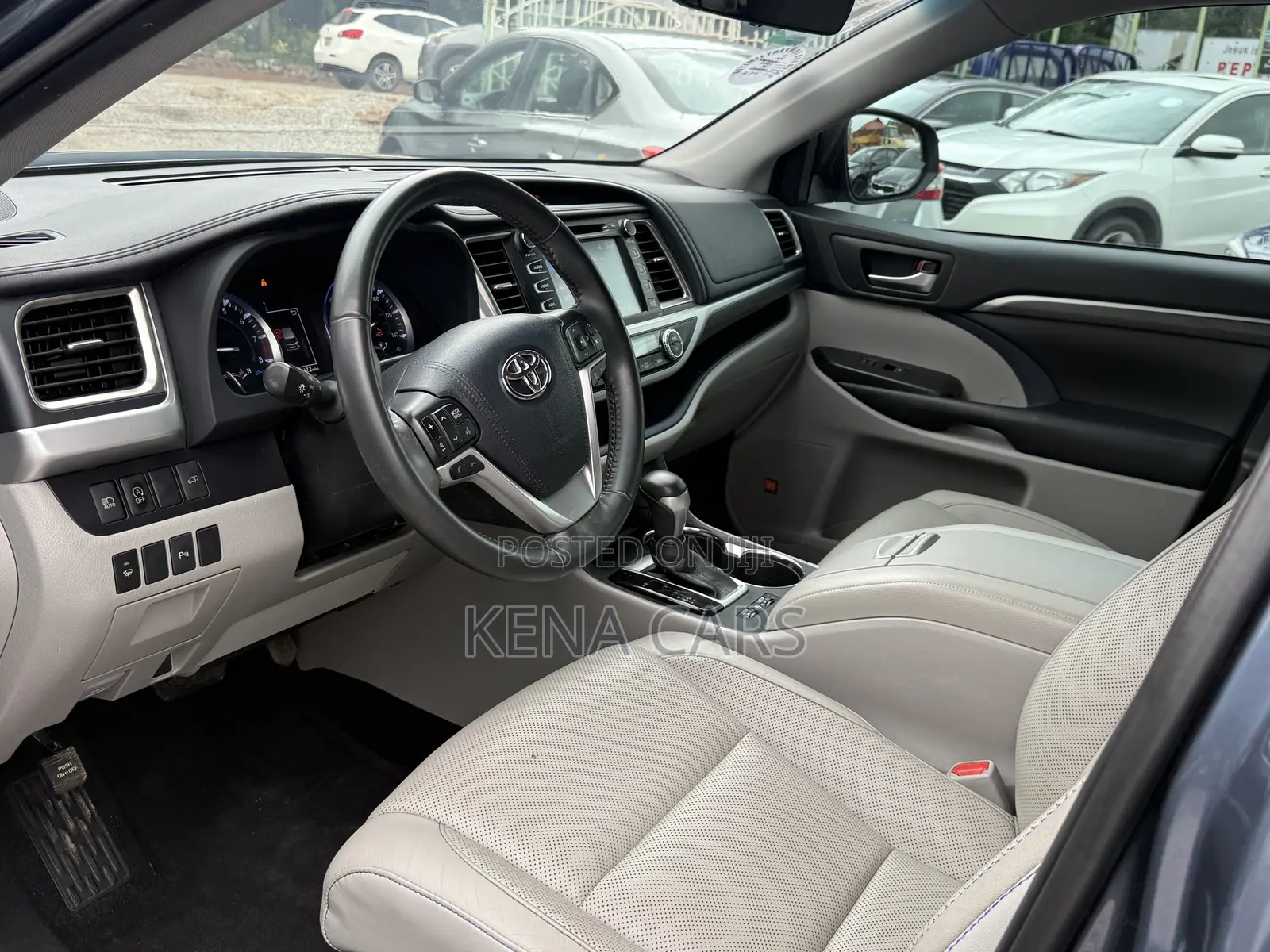 Toyota Highlander XLE 2019 Blue